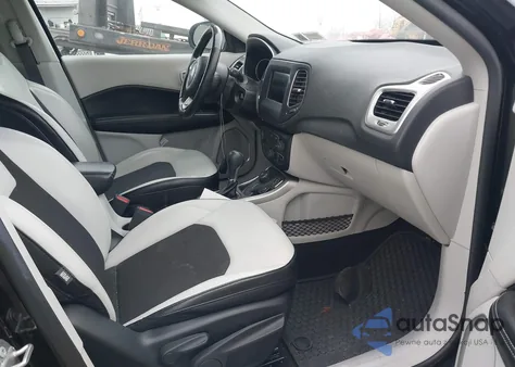 2021 Jeep Compass Latitude 4X4 z USA, uszkodzony, nr VIN 3C4NJDBB9MT524703